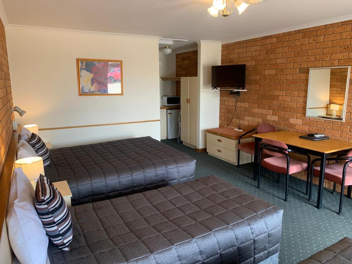 Newell Motor Inn Narrandera Extérieur photo