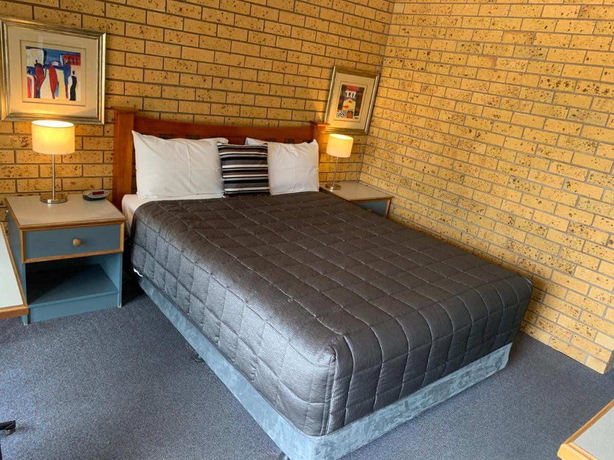 Newell Motor Inn Narrandera Extérieur photo