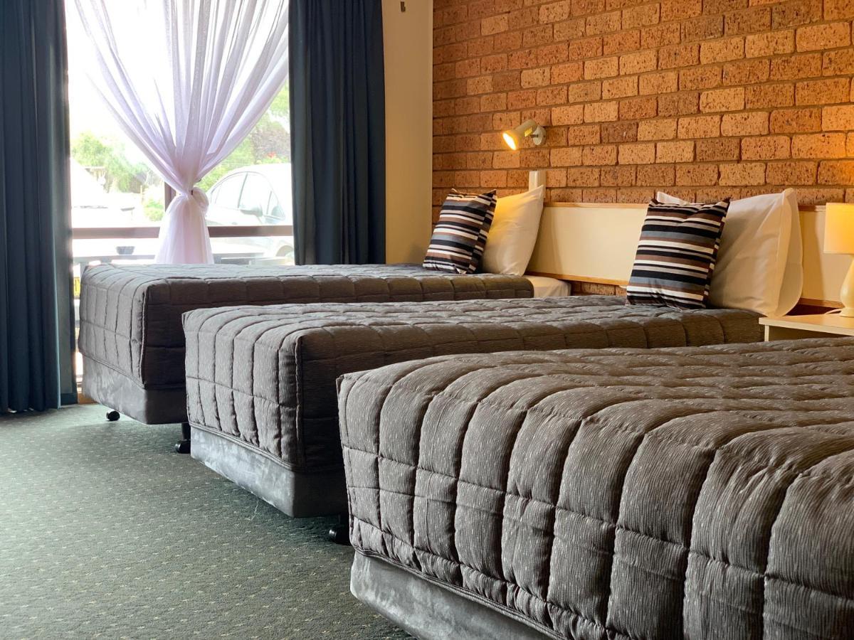 Newell Motor Inn Narrandera Extérieur photo